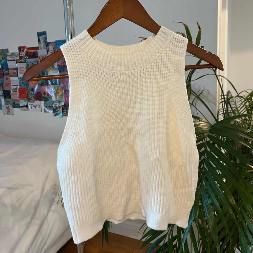 Cute white mock-neck sweater tank from Eeesome in size small!